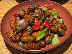 干煸蚕蛹-金太阳海鲜烧烤·本地人餐厅(南沙店)