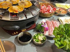 -围炉肉舍•炭烤活鳗•丹东海鲜烤肉(步行街店)