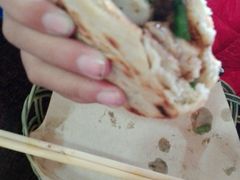 -金卯白肉罩火烧