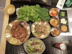 -臻牛烤肉