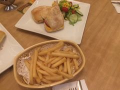 -必胜客(WOW中心城店)