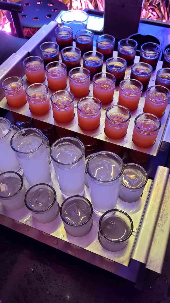 贰麻酒馆(鹭洲里店)-"贰麻真是不同于普通的酒吧,东西好吃,环境.