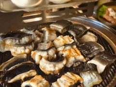 -围炉肉舍•炭烤活鳗•丹东海鲜烤肉(步行街店)