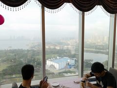 -黄金海景西餐厅·三文鱼·牛扒云顶旋转自助餐