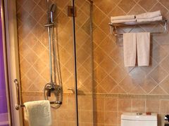 -月亮河温泉度假酒店