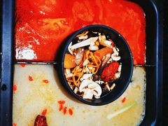 -老牌坊云南鱼豆花火锅(哈西万达店)