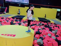-嘿哟动霸CHUA·新潮玩运动娱乐中心·蹦床滑冰团建乐园