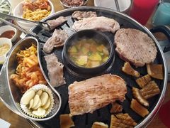 -江南猪肉商会无限续吃(弘大店)