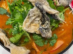 招牌炸酱酸辣米线-肥汁米蘭香港米线(长宁来福士店)