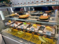 面包甜点陈列柜-猫王榴莲世家(三里屯SOHO商场店)