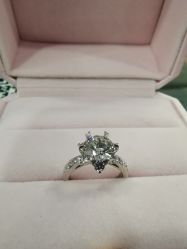 -威德钻石-克拉钻大本营(南京东路店)