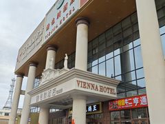 -朱记乳鸽王·非遗石岐乳鸽·全鸽宴(大兴旗舰店)