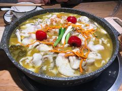 -山城外·非遗酸菜鱼(新都汇融店)