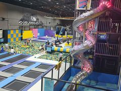 -超时空蹦床团建·VR潮玩运动娱乐·生日派对游乐园(金桥店)