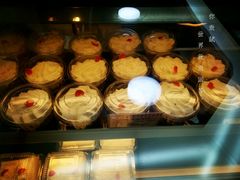 -红宝石·鲜奶小方·海派西点房(丰庄店)