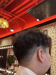 -东方先生国潮男士理发馆