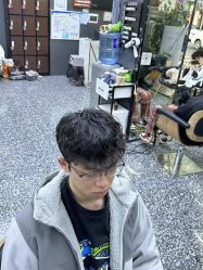 -藤野造型专业烫染接发