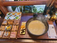 -银米·云南传统过桥米线(双廊黑金冠店)