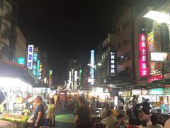 -六合夜市