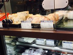 面包甜点陈列柜-五芳齋(云南南路店)