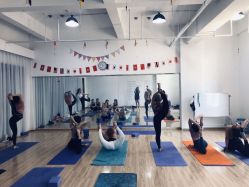 -亚太瑜伽普拉提学院