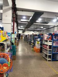-逝水玩具折扣店