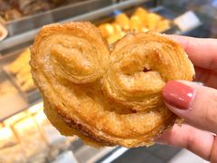 蝴蝶酥-上海哈尔滨食品厂(淮海中路店)