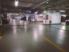 -正大乐城徐汇店-地下停车库