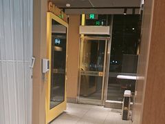 -麦当劳(中二横路店)