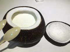 -志龙皇冠吃货椰子铺