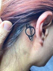 -鳌首刺青纹身 穿孔饰品店