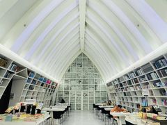 -钟书阁(松江泰晤士小镇店)