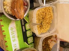-梁阿婆廿年老牌扣肉糯米饭