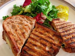 超级牛肉帕尼尼-O'mills Sourdough Bakery&Bistro(永嘉路店)