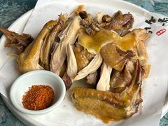 -头上红煨盐鸡·非遗院子餐厅