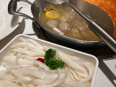 -左庭右院鲜牛肉火锅(金山万达店)
