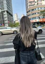 -艾美A·M Hair Salon