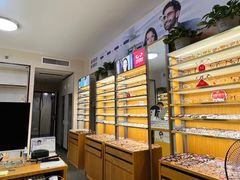 -优医视平价眼镜蔡司依视路折扣工厂店(十里堡店)