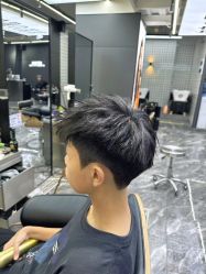 -藤野造型•烫染专业店