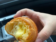 爆浆牛角包-六贤记(杭州龙湖滨江天街店)