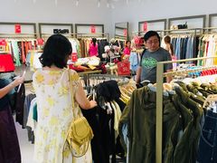 -URBAN REVIVO(北京斯普瑞斯奥特莱斯店)