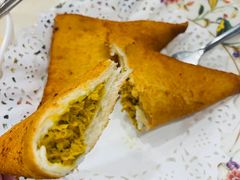 咖喱吞拿鱼角-喜莲咖啡