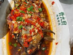 香酥大鲫鱼-费大厨辣椒炒肉(通州万达店)
