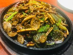 -老码头黑皮肘子锅包肉(赣水路店)