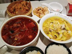 -渝是乎酸菜鱼·川渝小炒(新世界百货望京店)