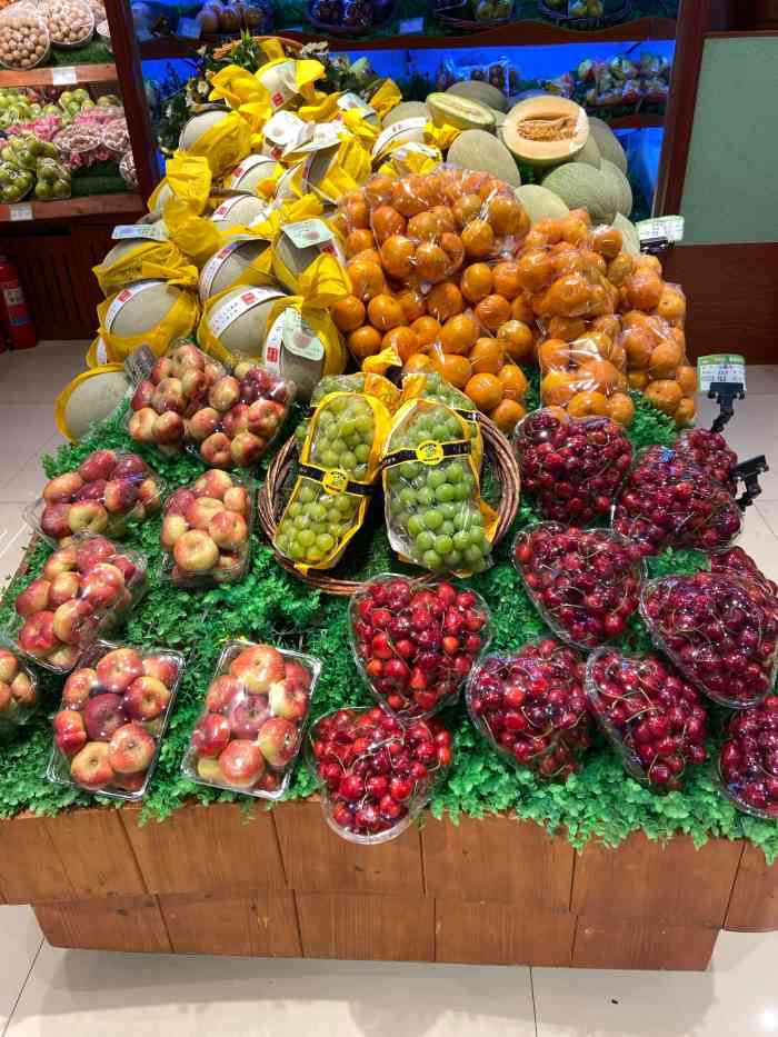 果果家(太原万年花城店)-"这个果果家的水果店面不大,东西摆的满满当.