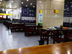 大堂-牛一嘴·兰州牛肉面·大盘鸡(财富中心店)