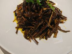-阿瓦山寨·湘菜现炒·剁椒鱼头王(咸阳总店)