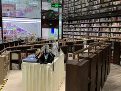 -钟书阁(群光广场店)