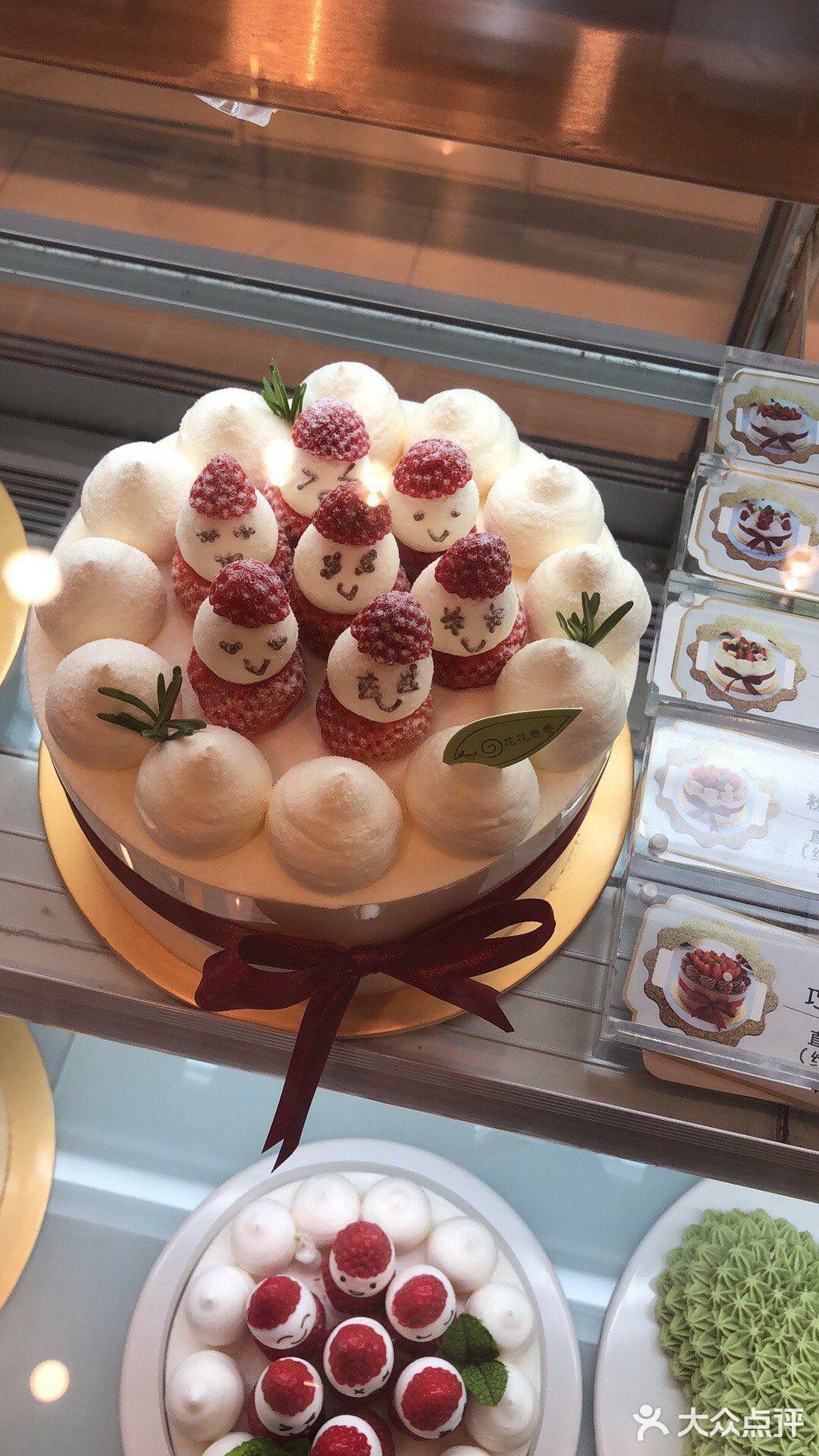 服务也很贴心。他们的蛋糕真的很可爱